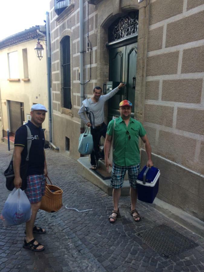 Chez Les Artistes Hotel Servian Exterior photo