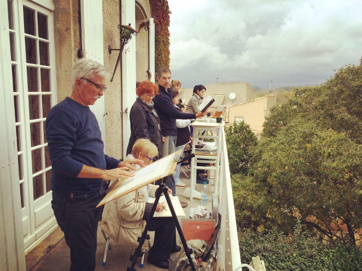 Chez Les Artistes Hotel Servian Exterior photo